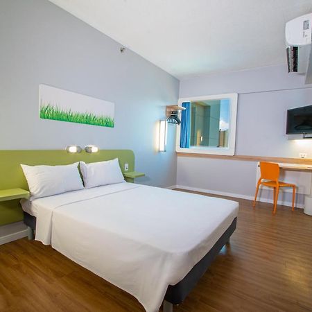 Отель Ibis Budget Fortaleza Praia De Iracema Экстерьер фото