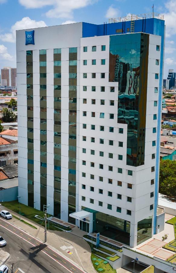 Отель Ibis Budget Fortaleza Praia De Iracema Экстерьер фото